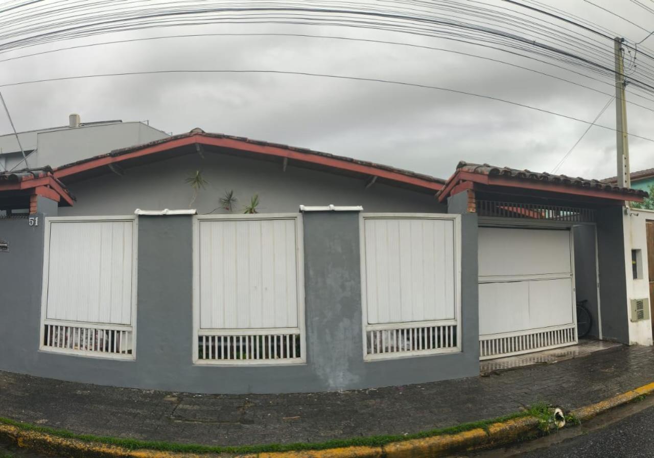Casa 51 Hostel Ubatuba Eksteriør billede